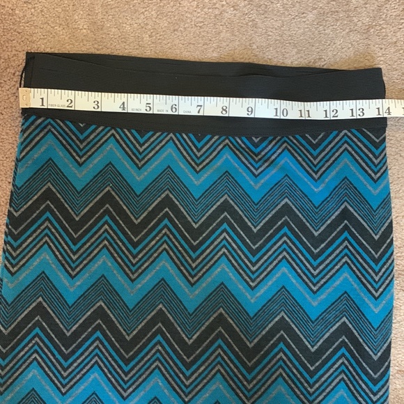 EUC Blue & Black Chevron Maurice’s Pencil Skirt - Picture 2 of 6